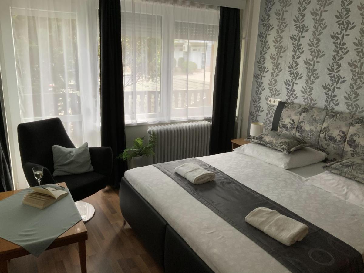 Oleander Apartman Hévíz Esterno foto